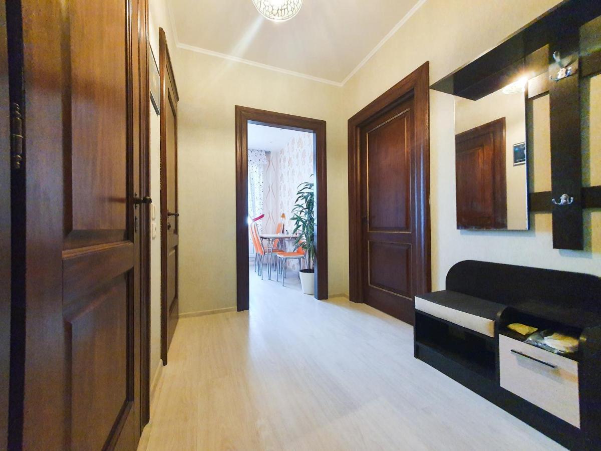 Aelita Apartment С Массажным Креслом เซนต์ปีเตอร์สเบิร์ก ภายนอก รูปภาพ